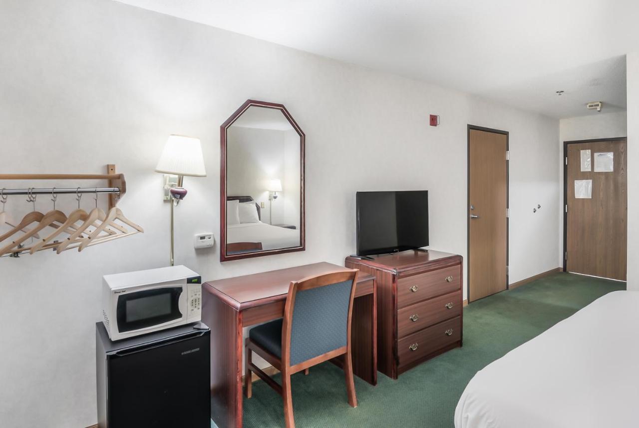 Americas Best Value Inn-Wenona Buitenkant foto