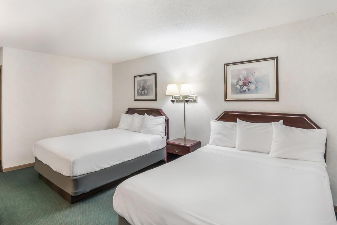 Americas Best Value Inn-Wenona Buitenkant foto