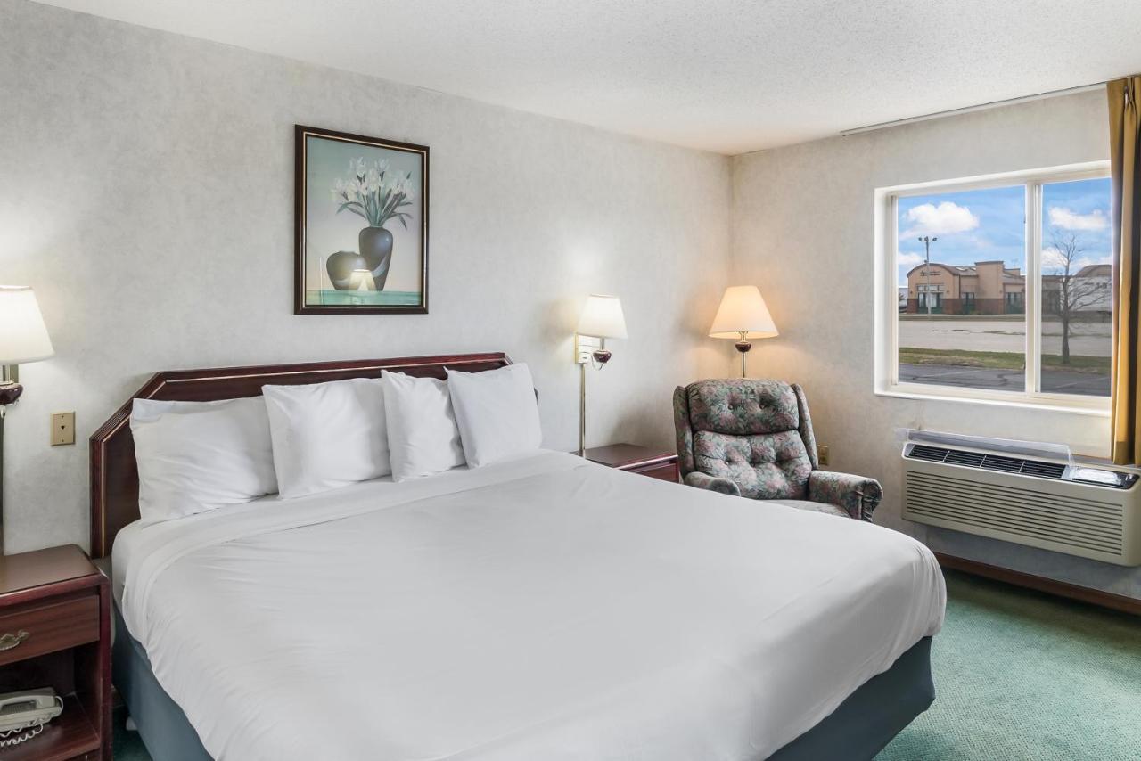 Americas Best Value Inn-Wenona Buitenkant foto