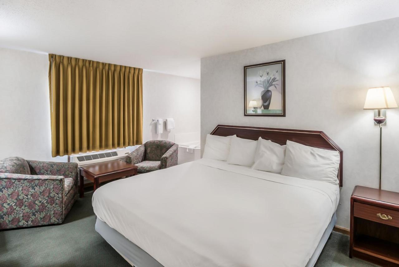 Americas Best Value Inn-Wenona Buitenkant foto