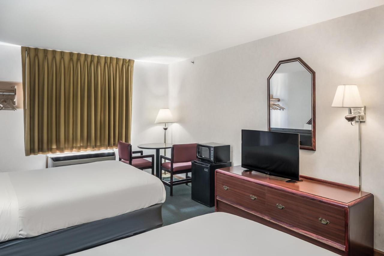 Americas Best Value Inn-Wenona Buitenkant foto
