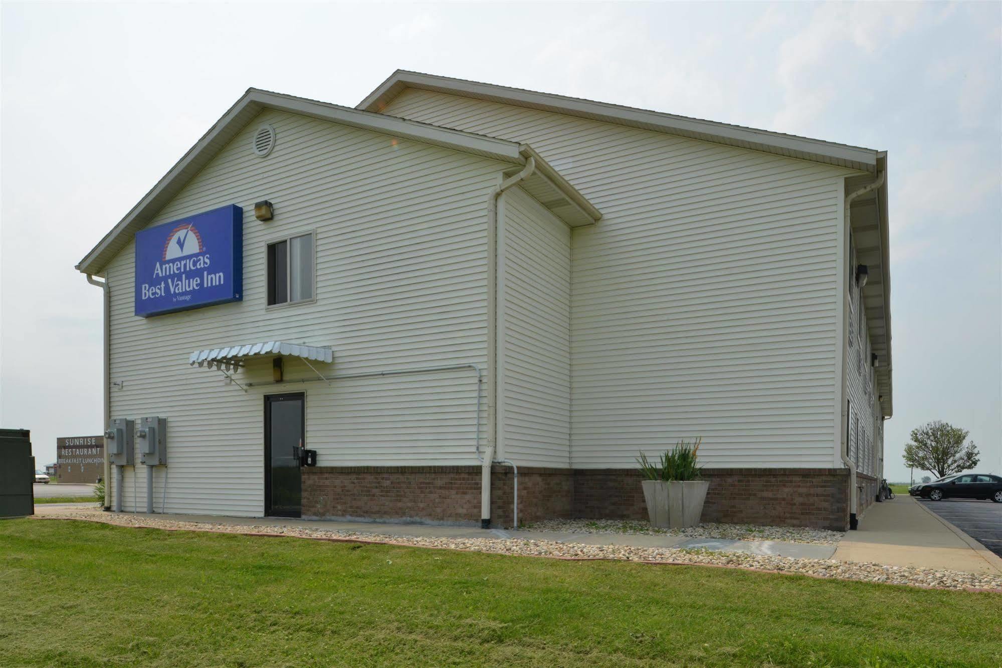 Americas Best Value Inn-Wenona Buitenkant foto