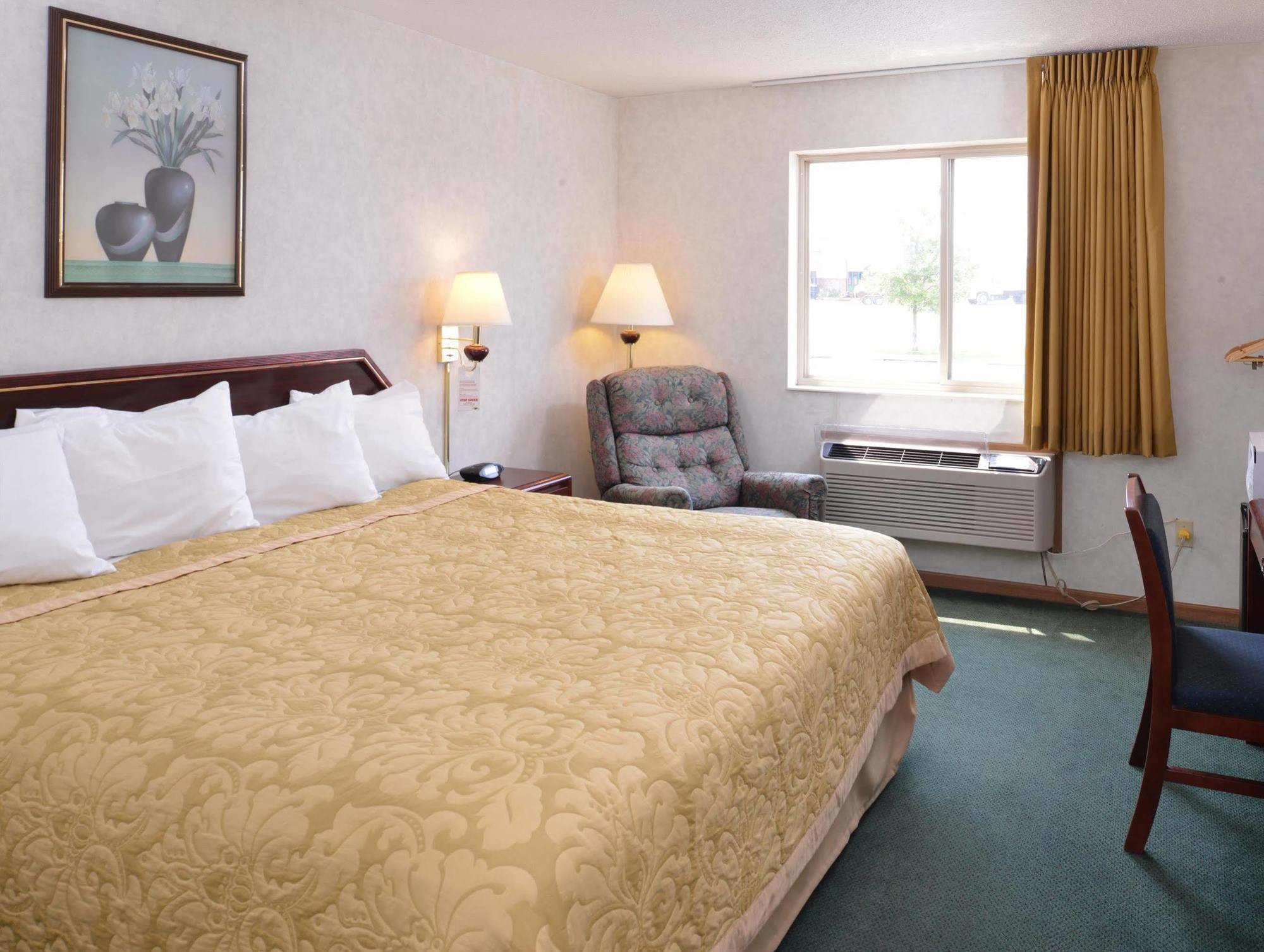 Americas Best Value Inn-Wenona Buitenkant foto