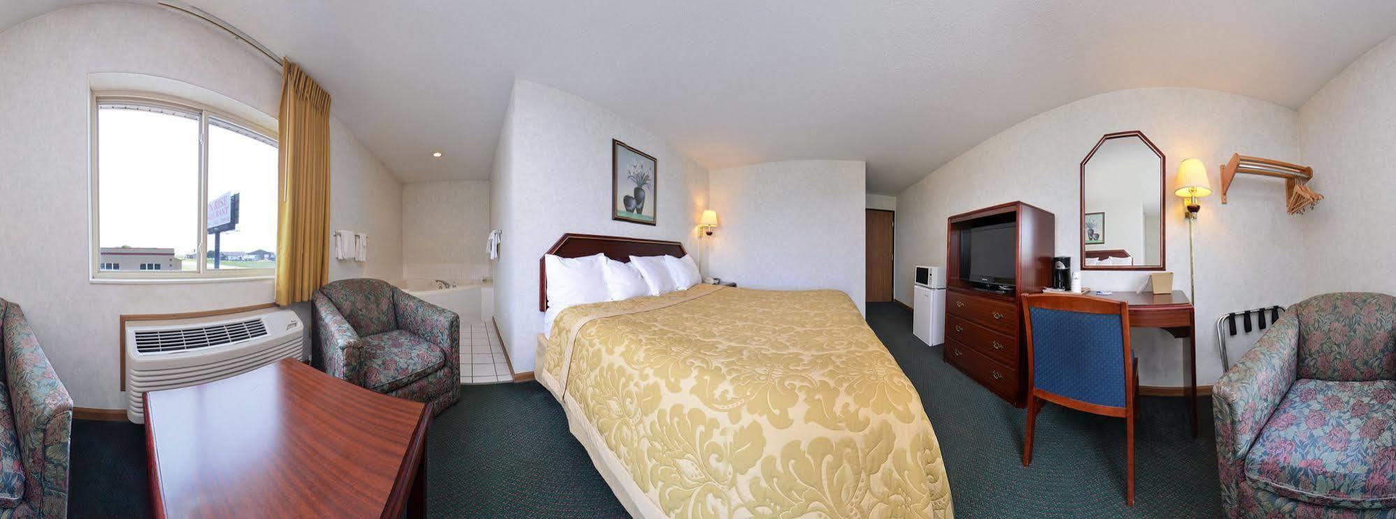 Americas Best Value Inn-Wenona Buitenkant foto
