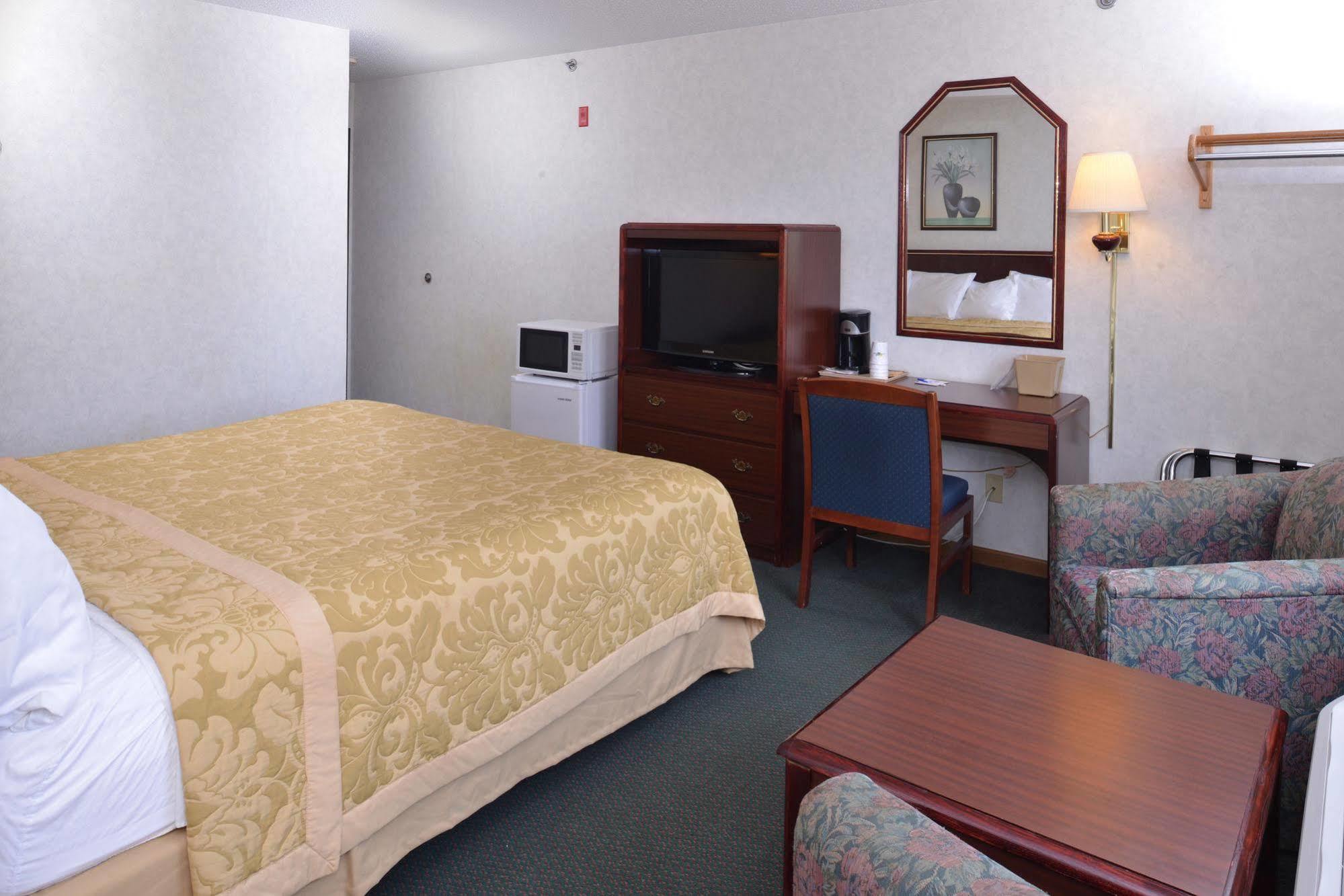 Americas Best Value Inn-Wenona Buitenkant foto